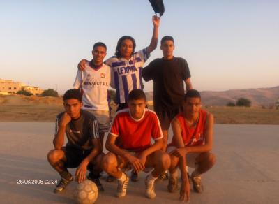 3omar et  le  balon  en haut tarek  et  le  noire   abidine.....ect